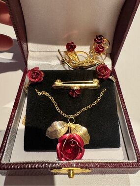 Vintage Red Rose Pendant Necklace, earrings and Brooch Set